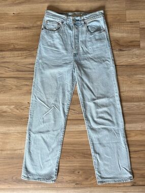 Levi’s Ribcage Straight Ankle Light Wash High Rise Jeans Button Fly W27
